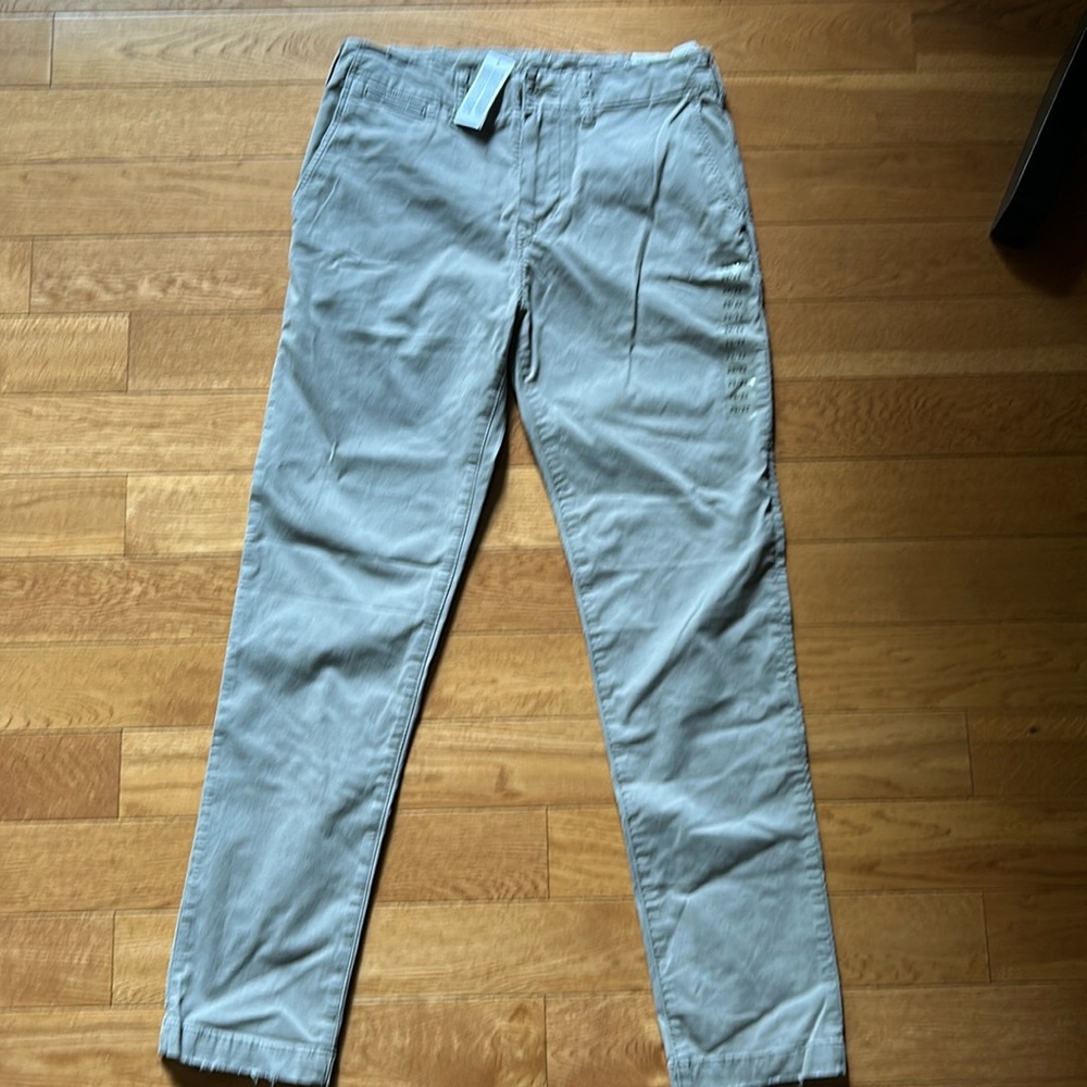 American Eagle Kkaki pants